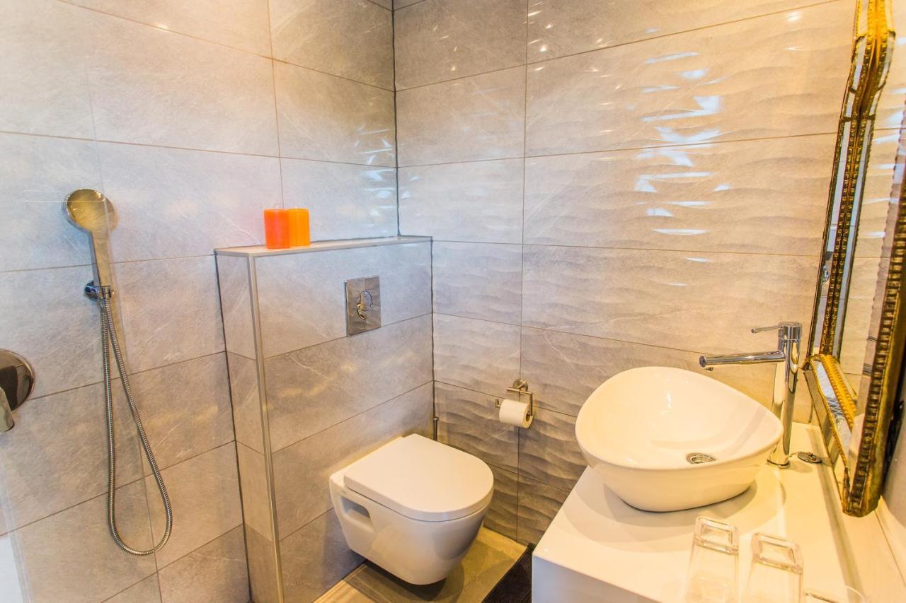 Suite Bora Bora Marbella Exteriör bild