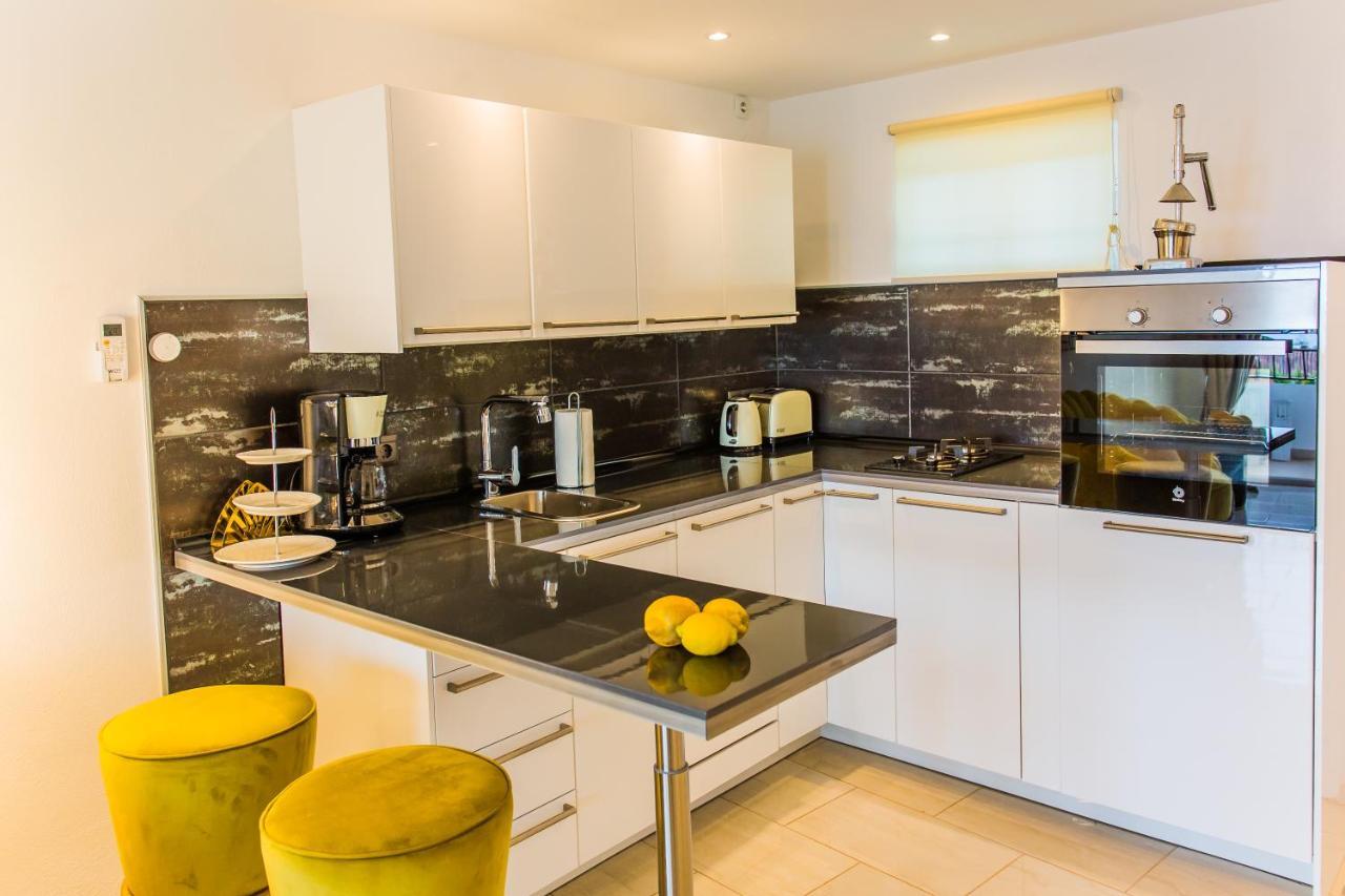 Suite Bora Bora Marbella Exteriör bild